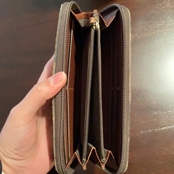 Fendi Wallet - Picture 3 of 4